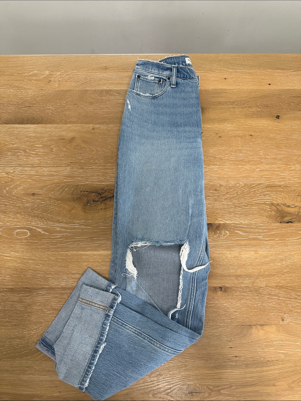 Abercrombie 90s straight ultra high rise size 27/4L